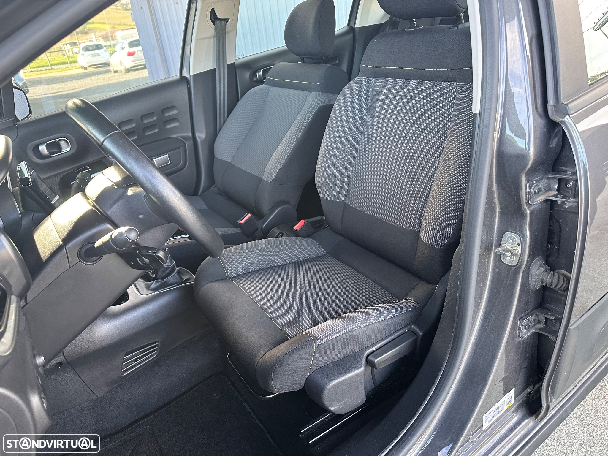 Citroën C3 1.2 PureTech Shine Pack - 10