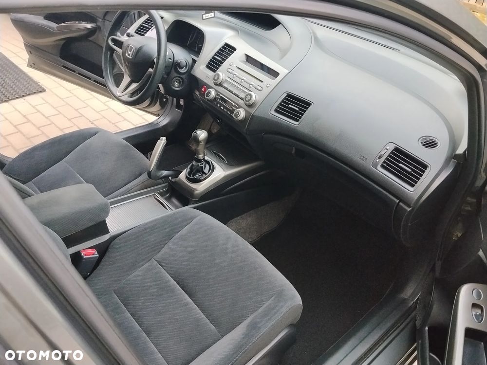 Honda Civic 1.8 Comfort - 12
