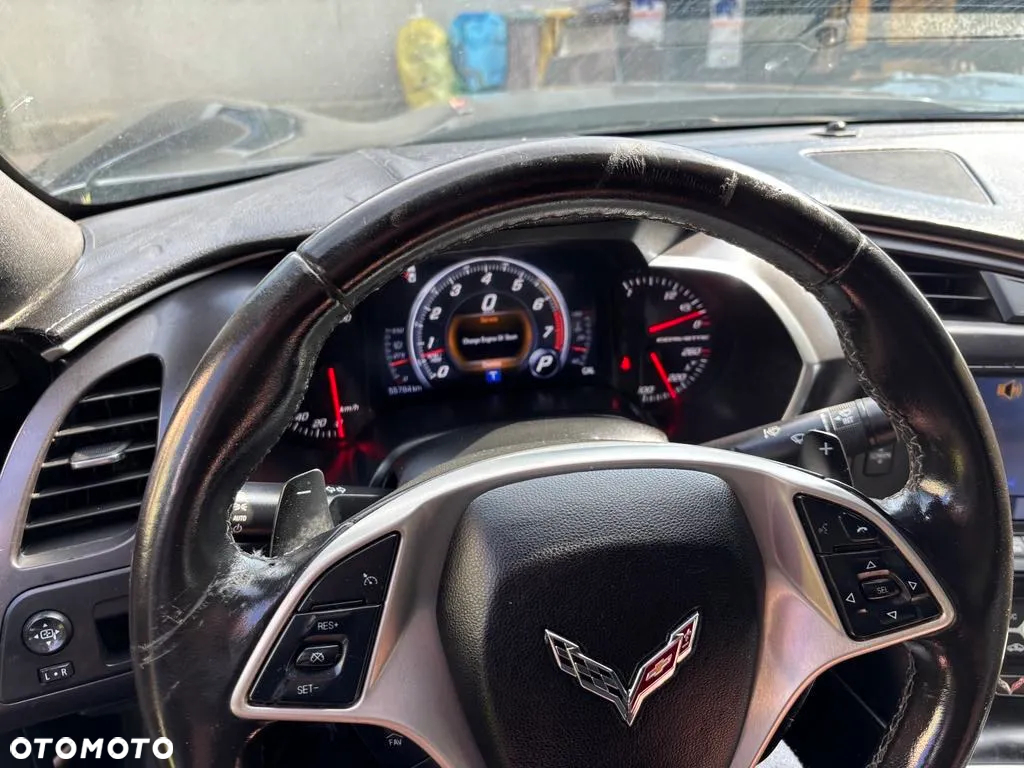 Chevrolet Corvette - 12