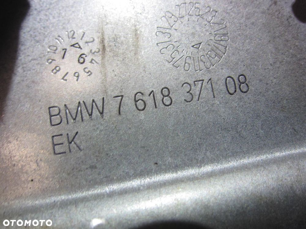 BMW X1 F48 OSŁONA IZOLACJA TERMICZNA ZESTAW 7618369 7618369 11657618369 - 7