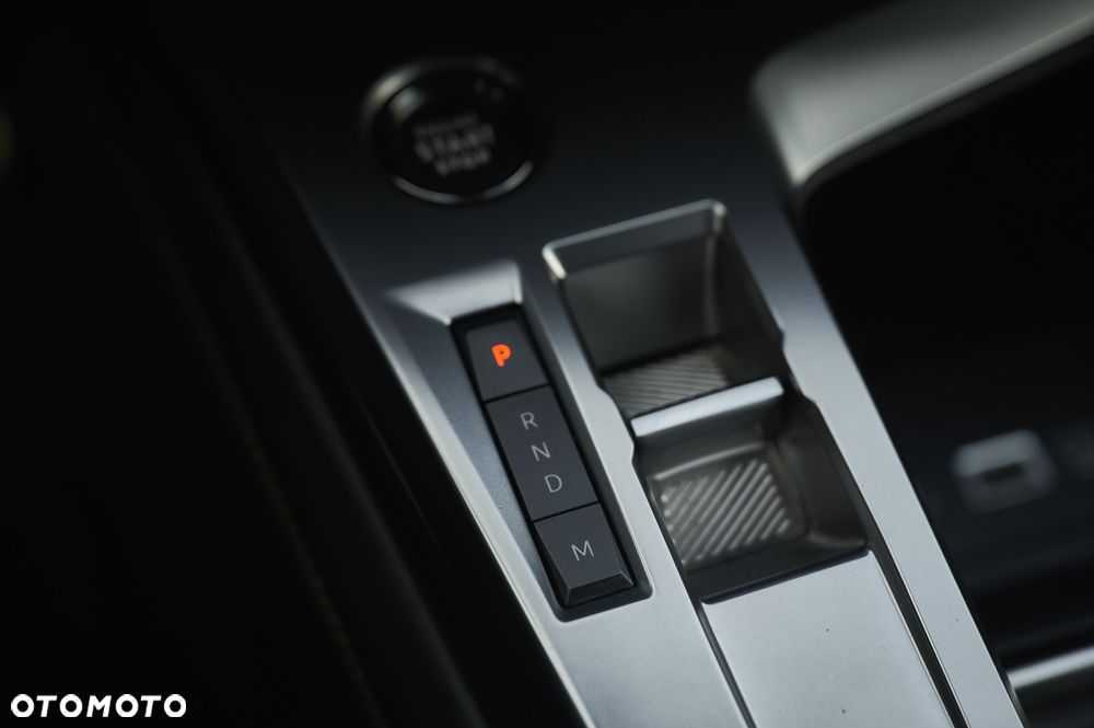 Peugeot 308 BlueHDi 130 EAT8 GT EXCLUSIVE - 29