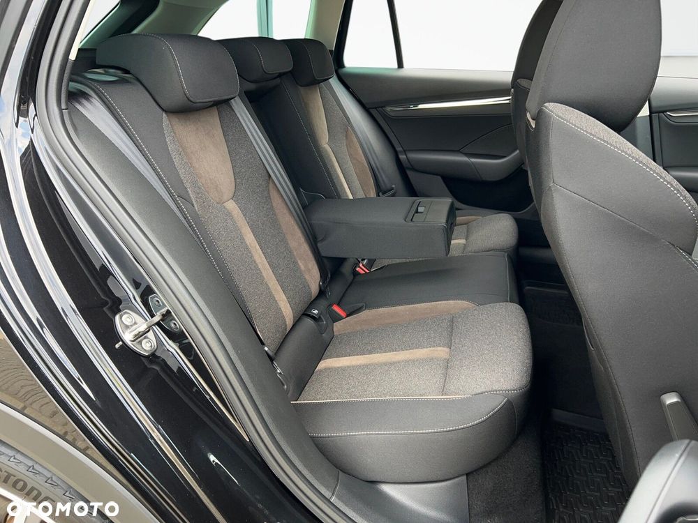 Skoda Octavia 2.0 TDI 4x4 Scout DSG - 12