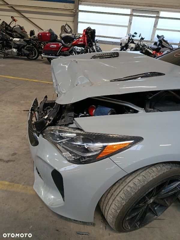 Kia Stinger - 35