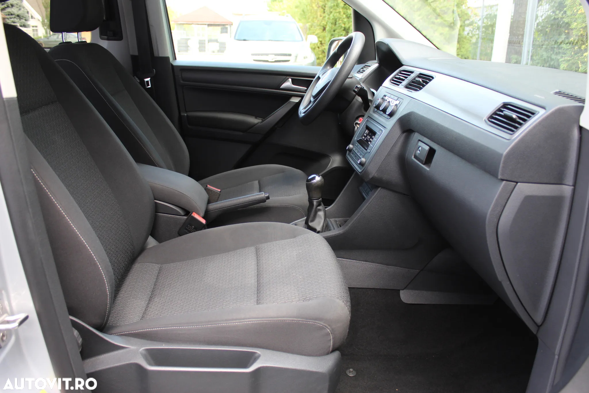Volkswagen Caddy Combi - 11
