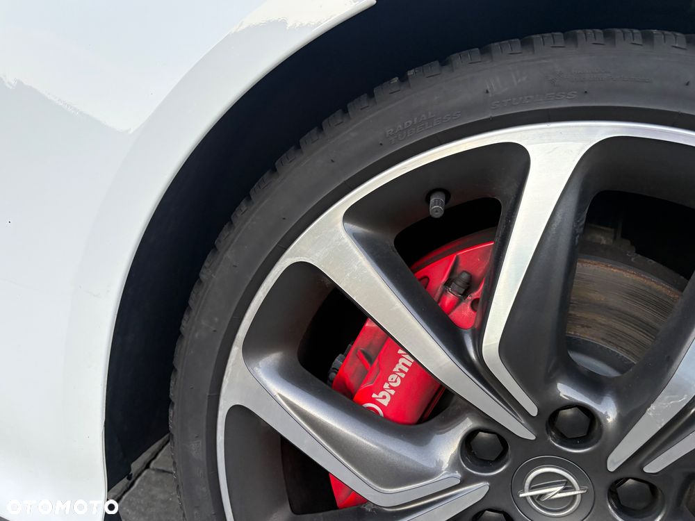 Opel Insignia 2.0 Direct InjectionTurbo GSI - 11