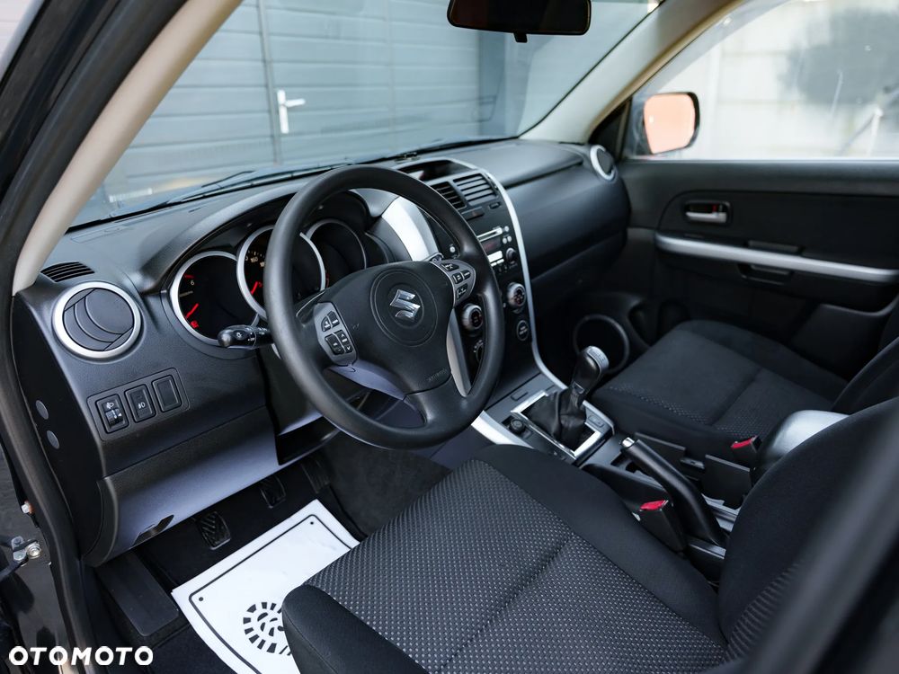 Suzuki Grand Vitara 1.9 DDiS Comfort + DPF Family - 16