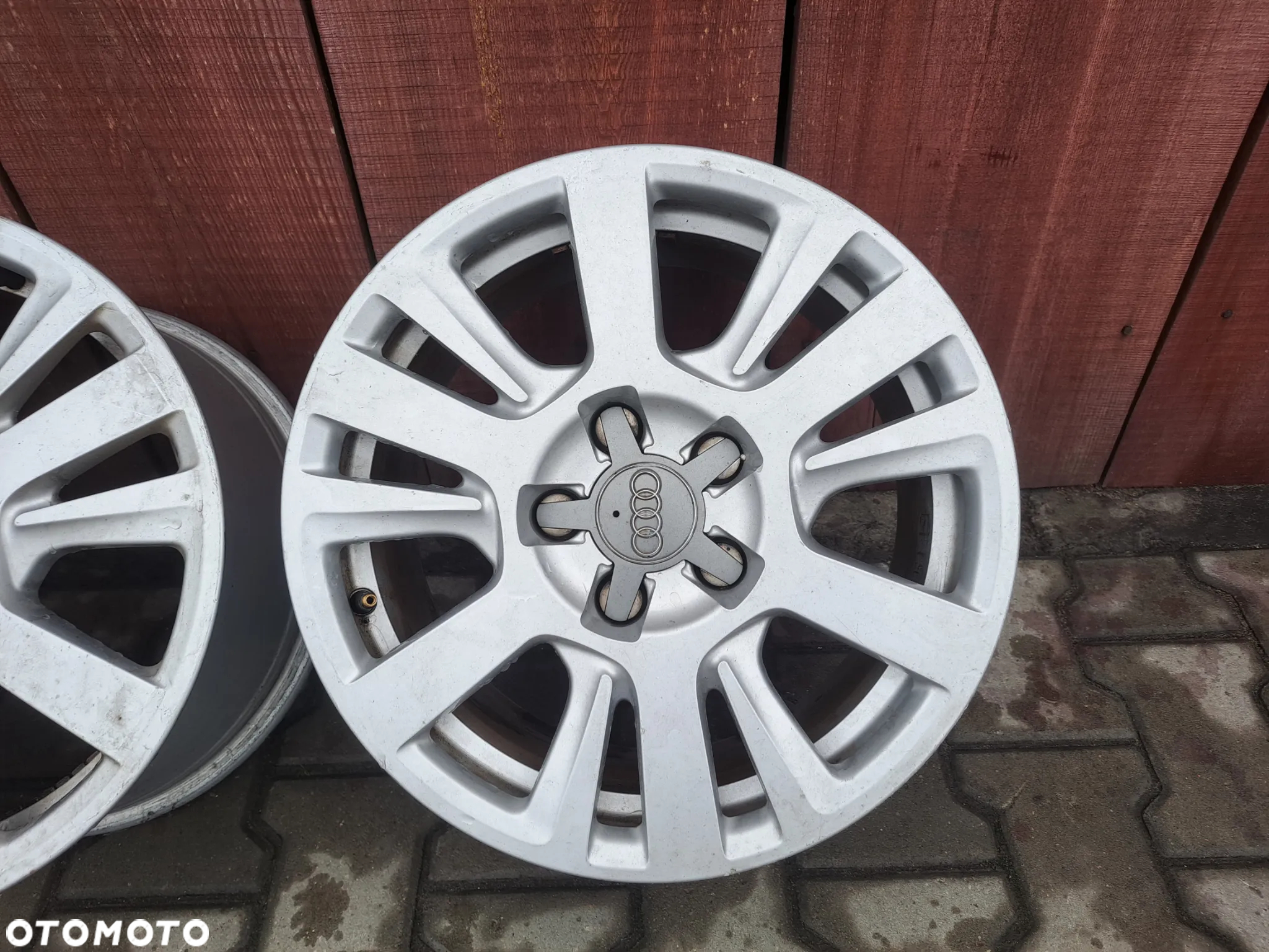 Felgi aluminiowe AUDI 7J/16" 5x112 ET42 55mm - 4