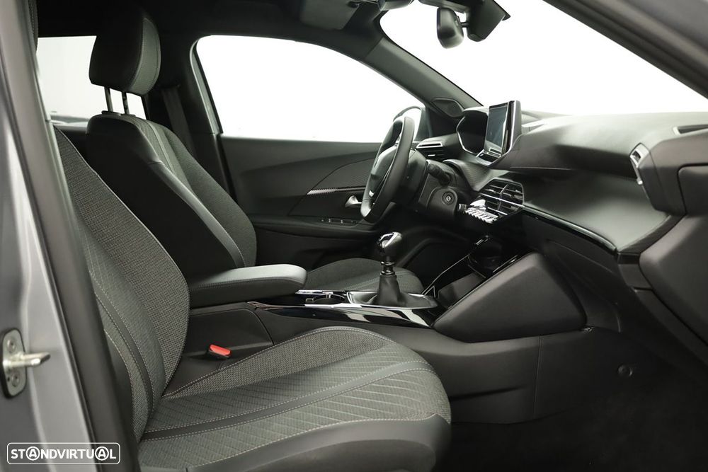 Peugeot 2008 1.2 Allure - 21