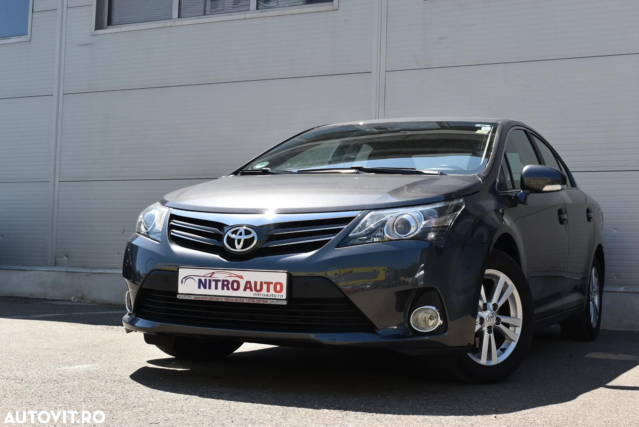 Toyota Avensis - 2
