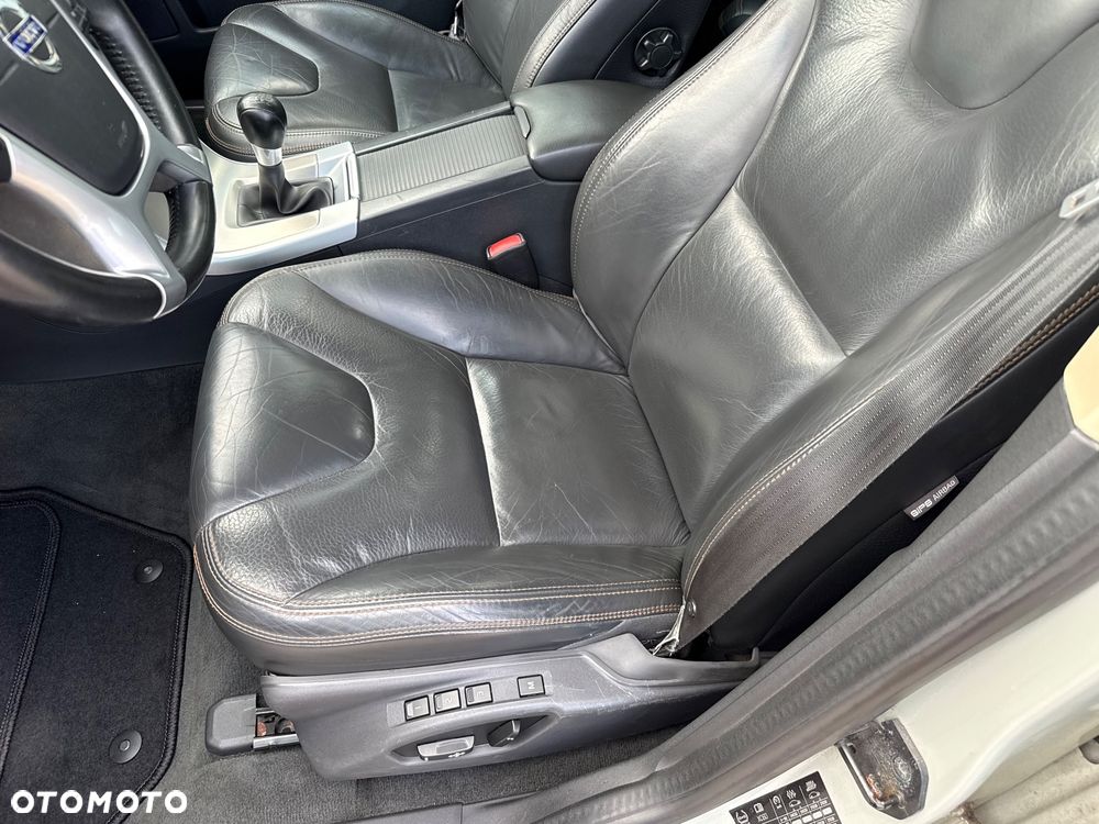 Volvo XC 60 D4 Momentum - 37