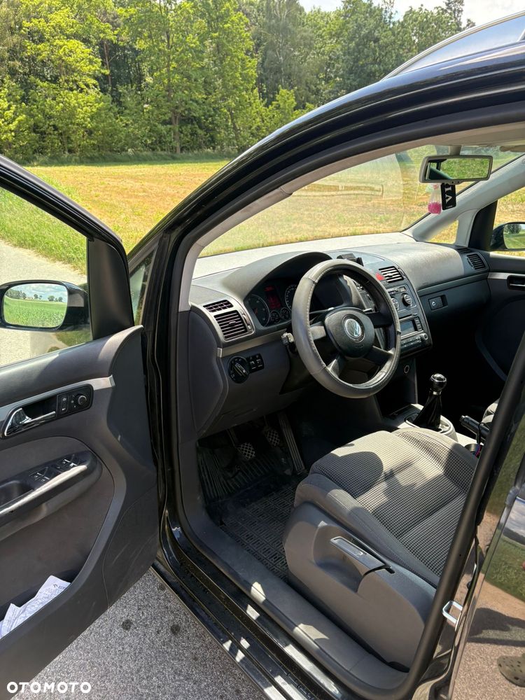 Volkswagen Touran - 8
