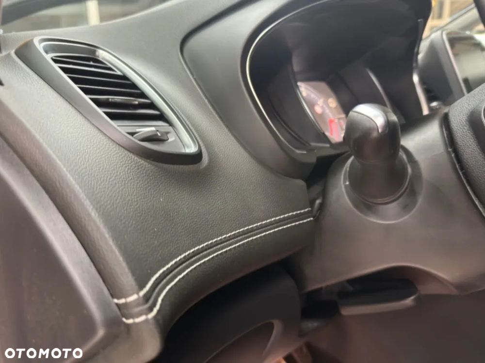 Renault Scenic ENERGY TCe 130 BOSE EDITION - 25
