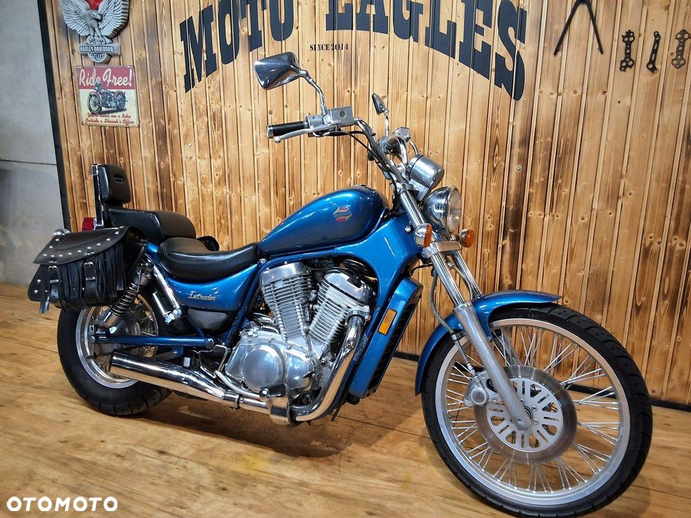 Suzuki Intruder - 16