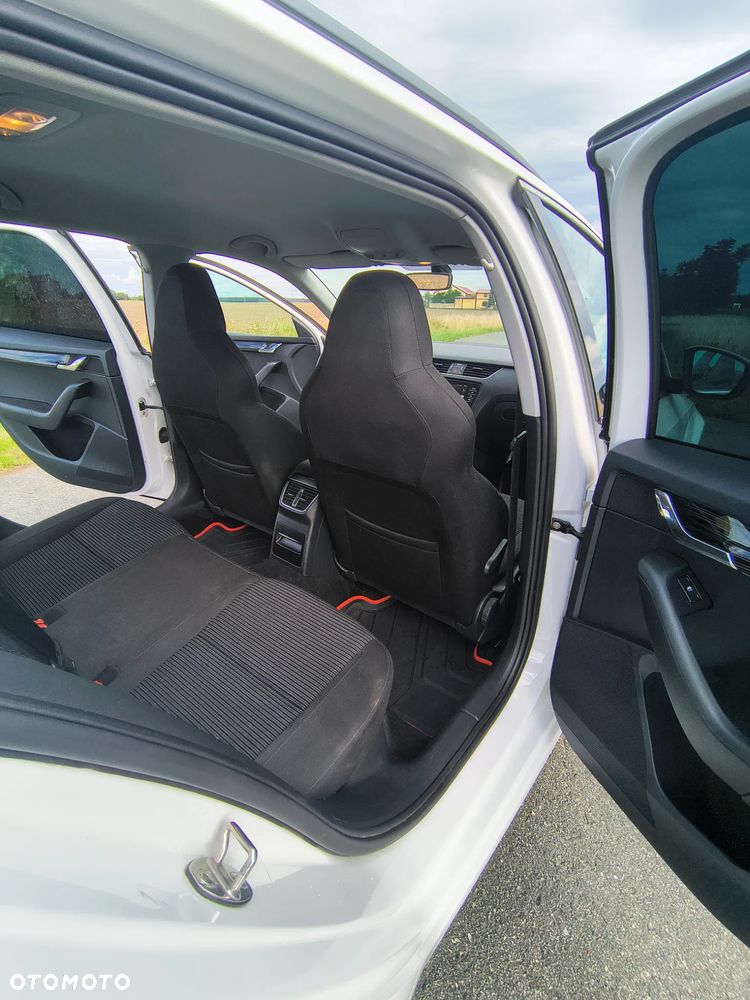 Skoda Octavia 2.0 TDI Style DSG - 13