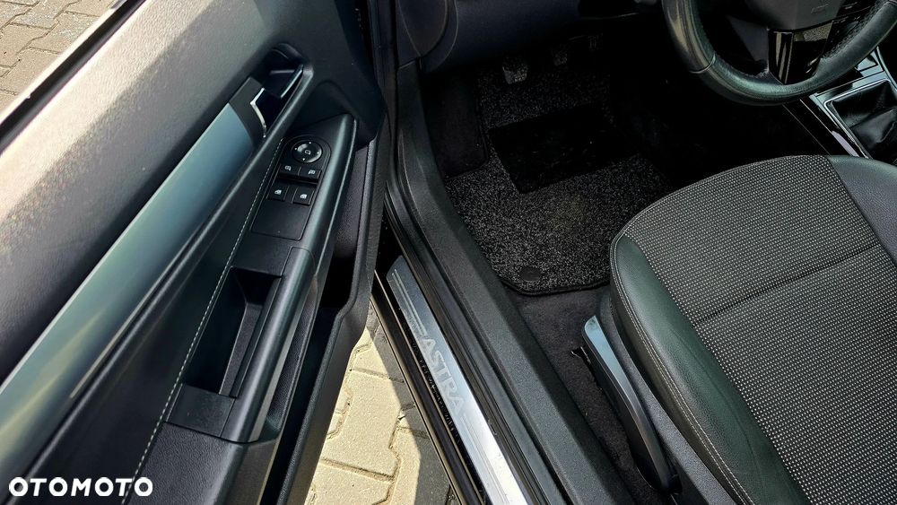 Opel Astra 1.6 Innovation - 10