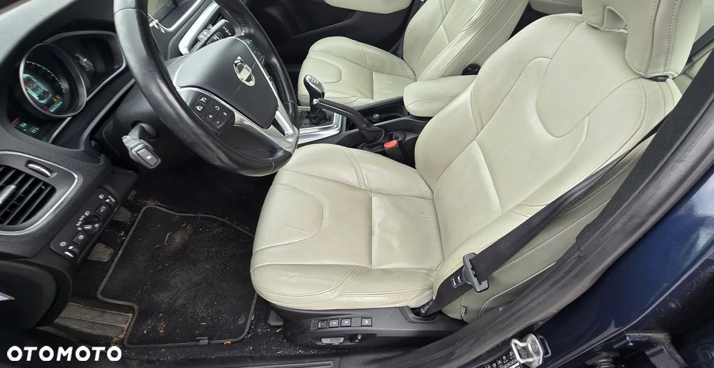 Volvo V40 - 18
