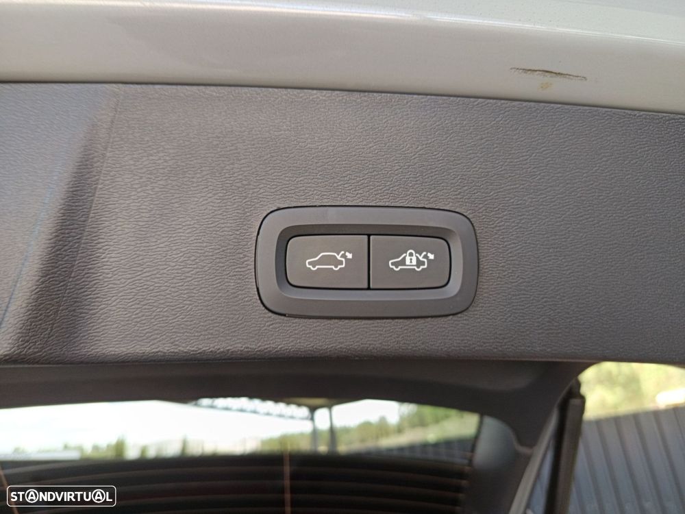 Volvo XC 40 1.5 T4 PHEV Core - 22