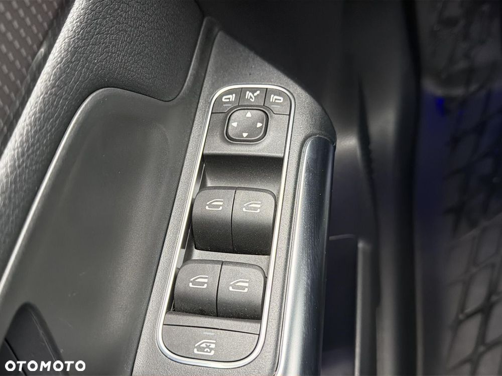 Mercedes-Benz GLA - 19