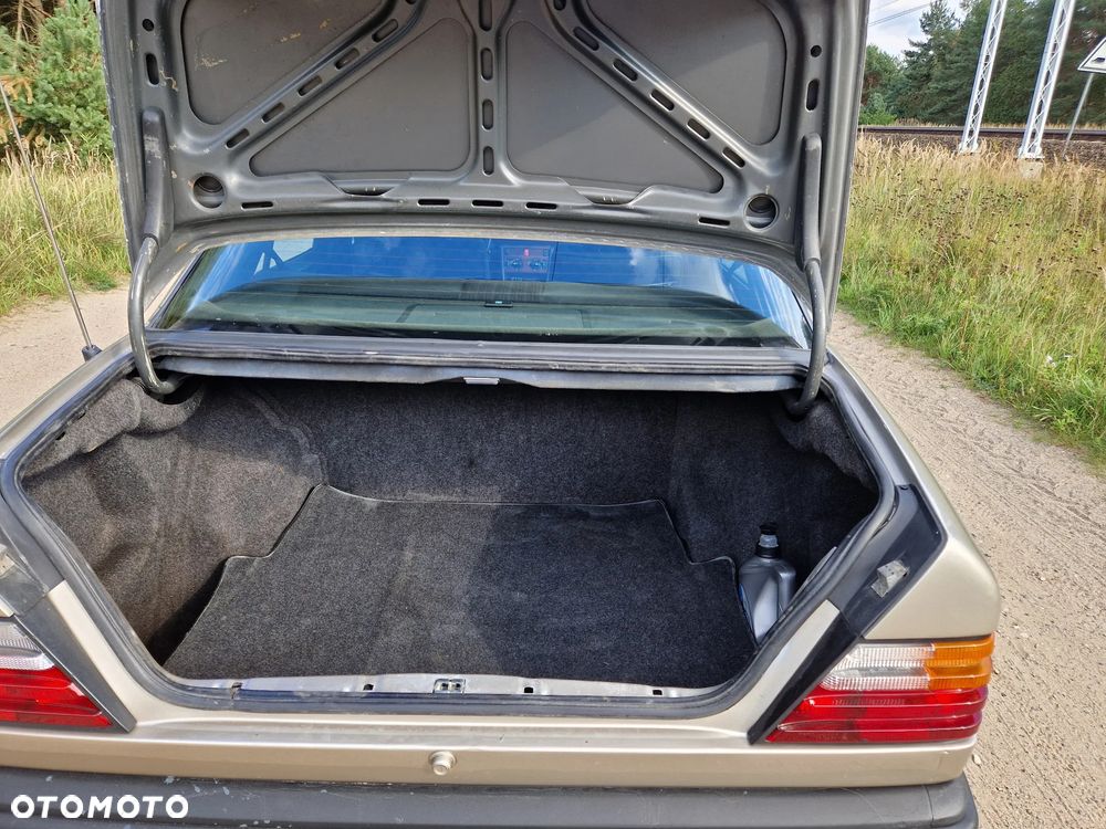 Mercedes-Benz W124 (1984-1993) - 6