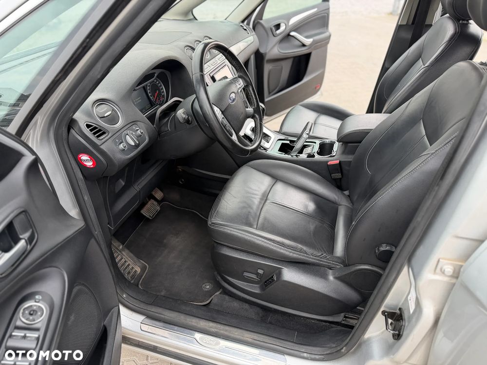 Ford S-Max 2.0 TDCi DPF Titanium X - 13