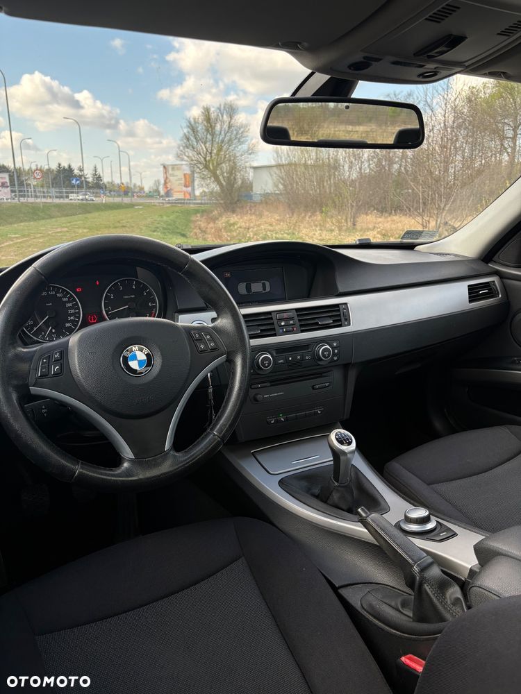 BMW Seria 3 320i - 8