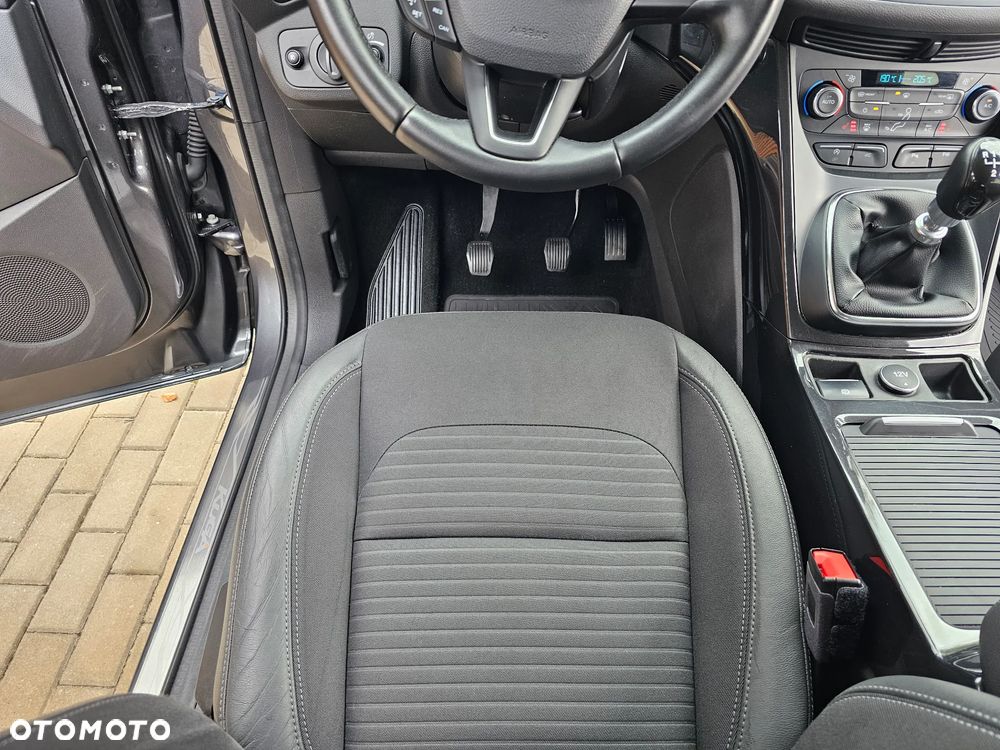 Ford Kuga 2.0 TDCi FWD Titanium Plus - 14