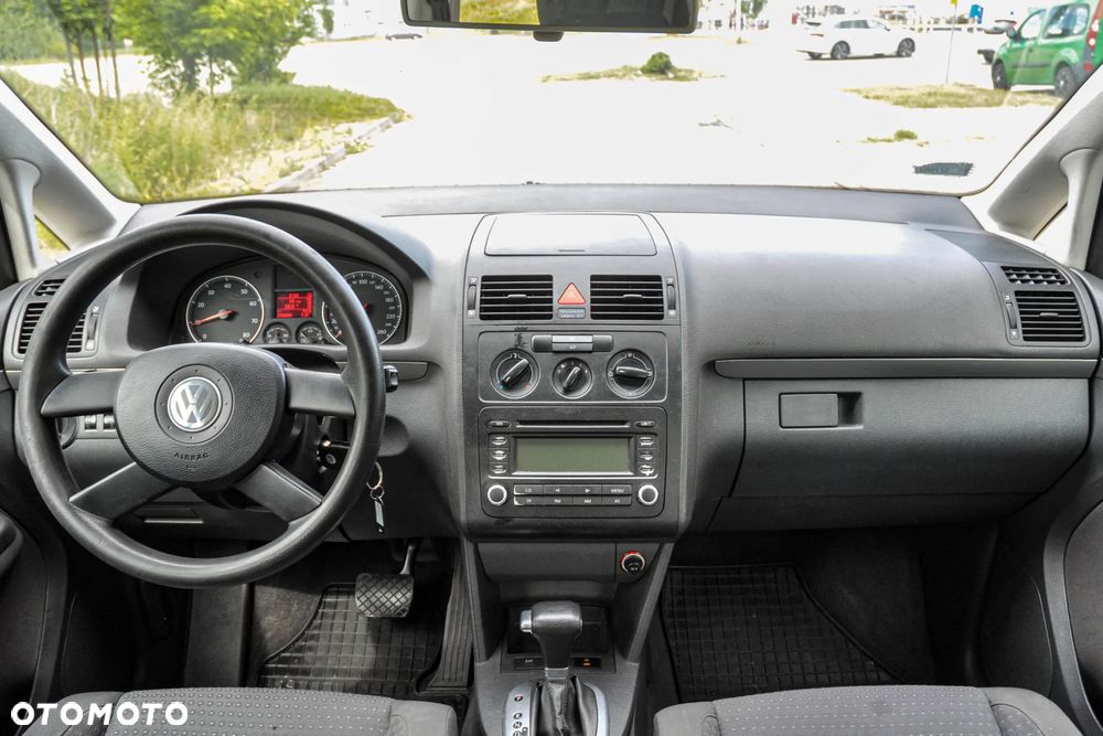 Volkswagen Touran - 9