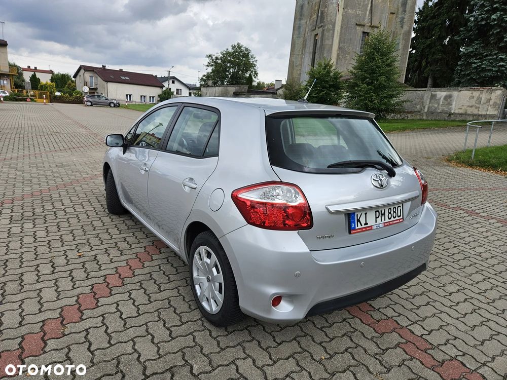 Toyota Auris 1.6 Life+ - 5