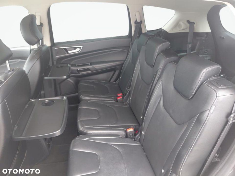 Ford S-Max - 12