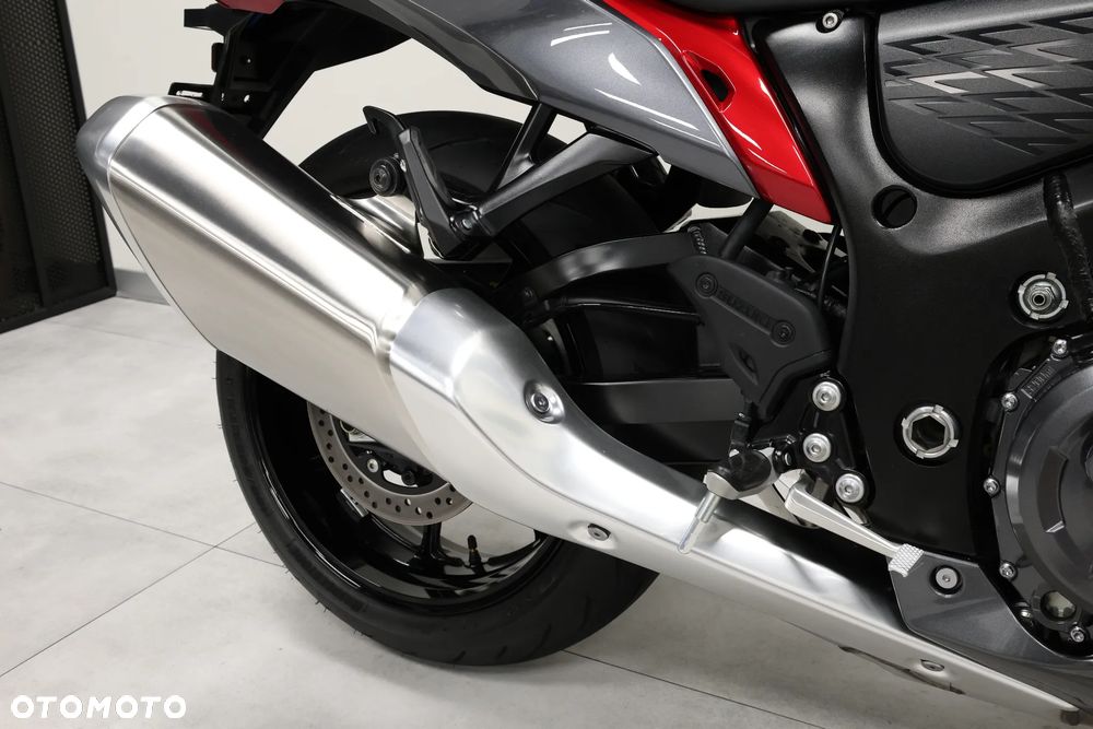 Suzuki GSX - 34