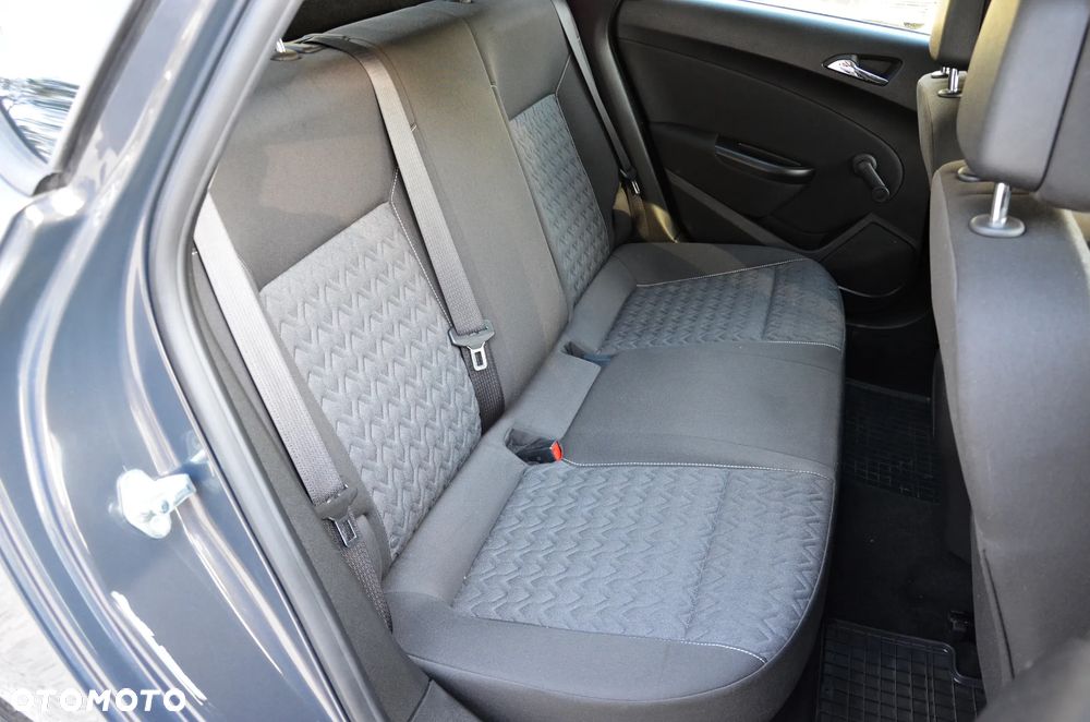 Opel Astra - 35