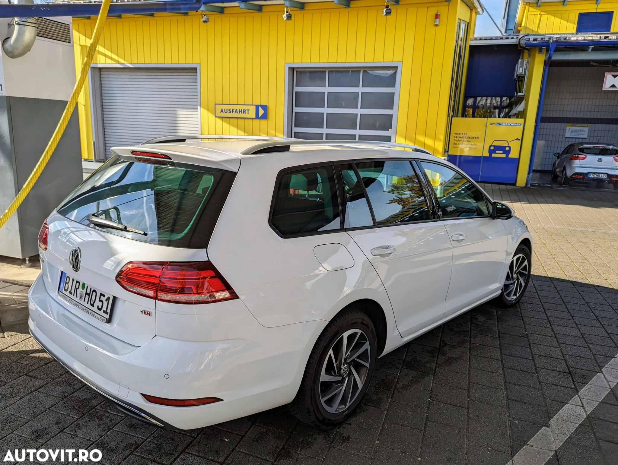 Volkswagen Golf - 4