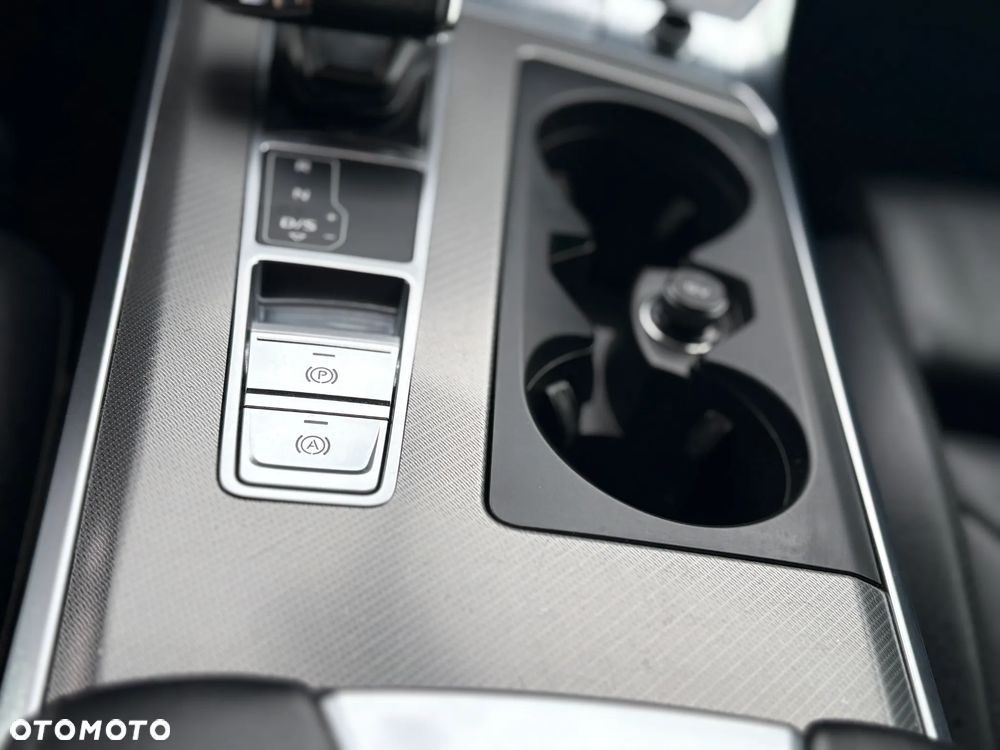 Audi A6 Avant 40 TDI S tronic S line - 13