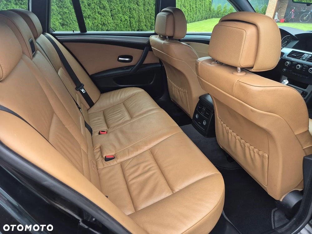 BMW Seria 5 530d xDrive Touring Edition Sport - 8