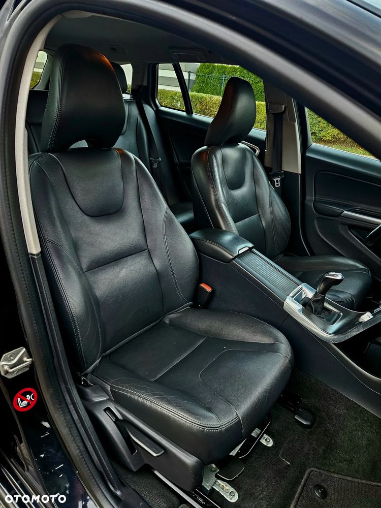 Volvo V60 D4 Drive-E Momentum - 22