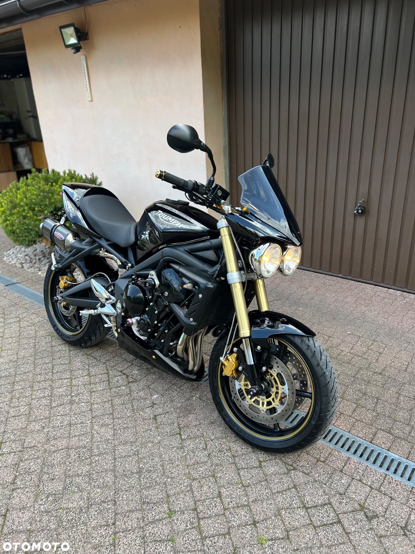 Triumph Street Triple - 1