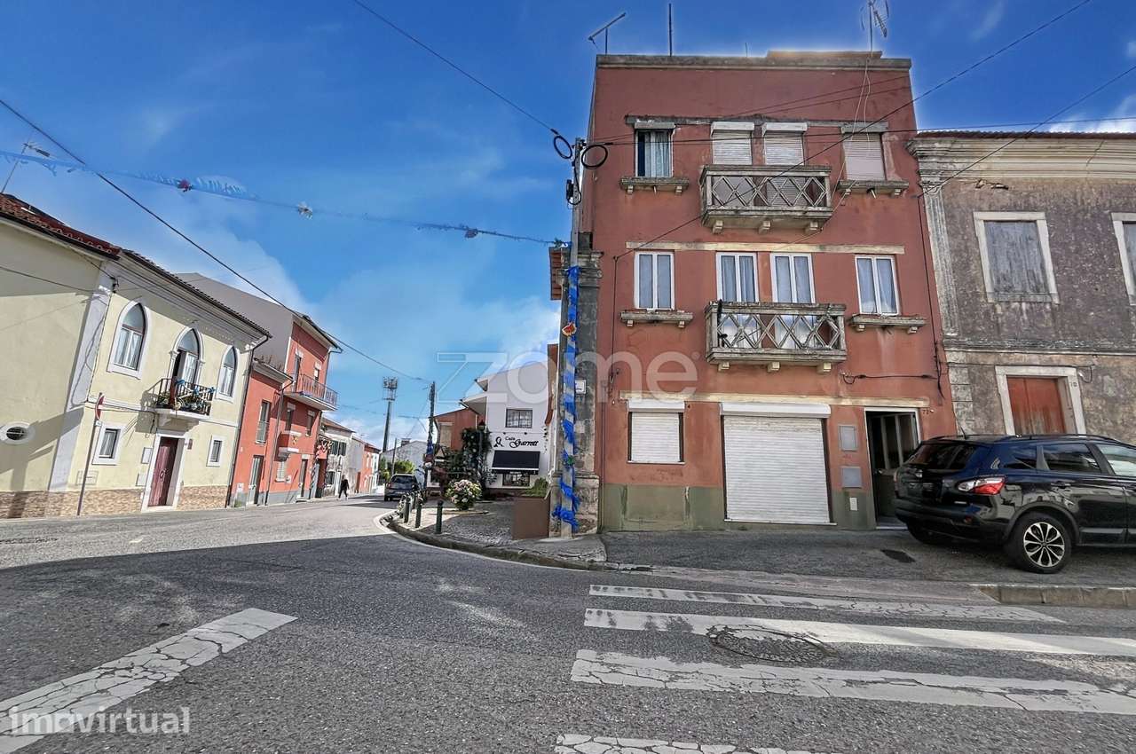 Moradia com enorme potencial de investimento e valorização - Grande imagem: 3/27