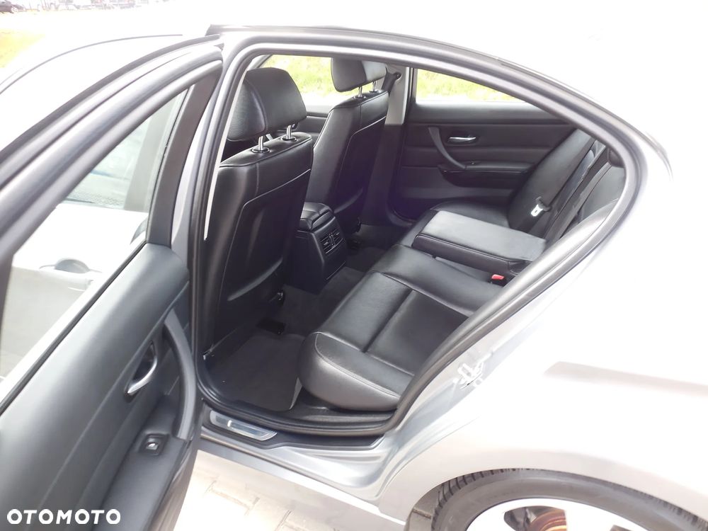 BMW Seria 3 318i Edition Exclusive - 13