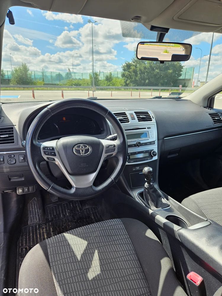 Toyota Avensis 1.8 Active - 17