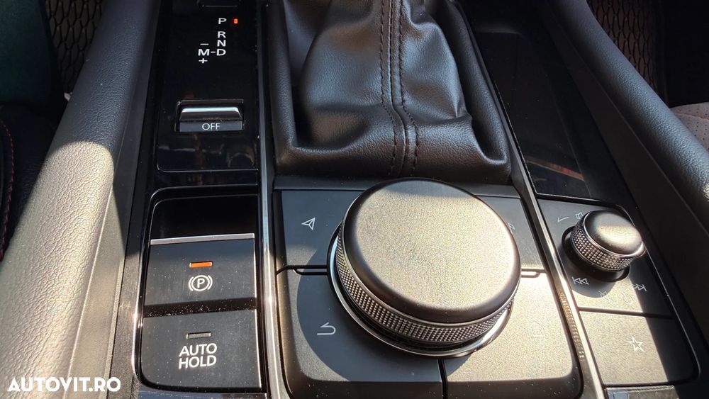 Mazda 3 e-Skyactiv X186 AT MHEV Exclusive-Line - 38