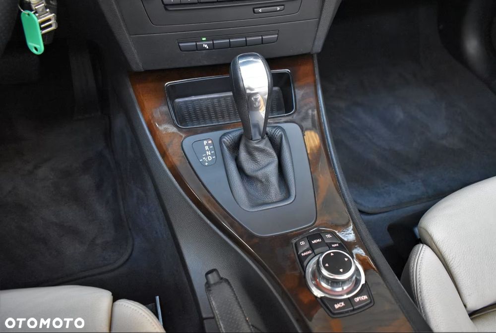 BMW Seria 3 320d DPF M Sport Edition - 15