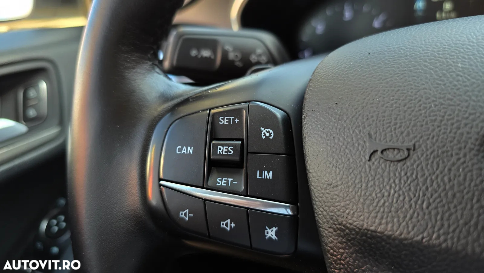 Ford Focus 1.5 EcoBlue Start-Stopp-System Aut. TITANIUM - 24