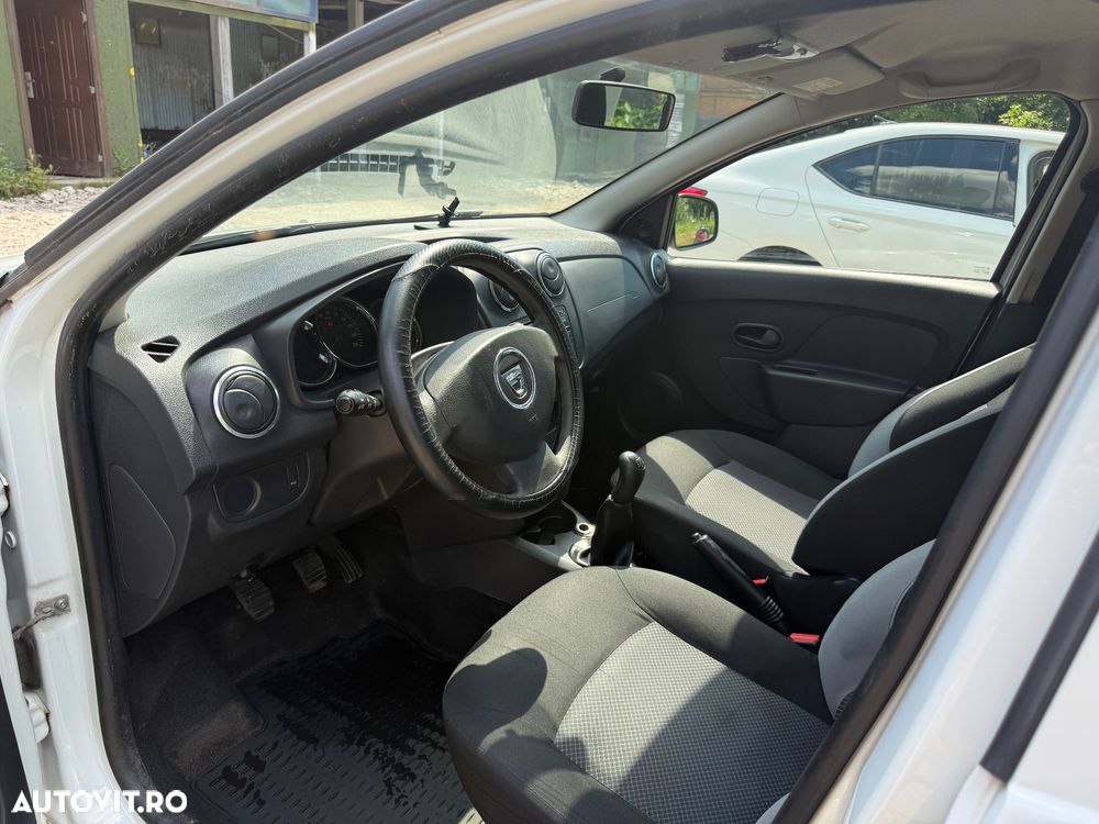 Dacia Sandero - 4
