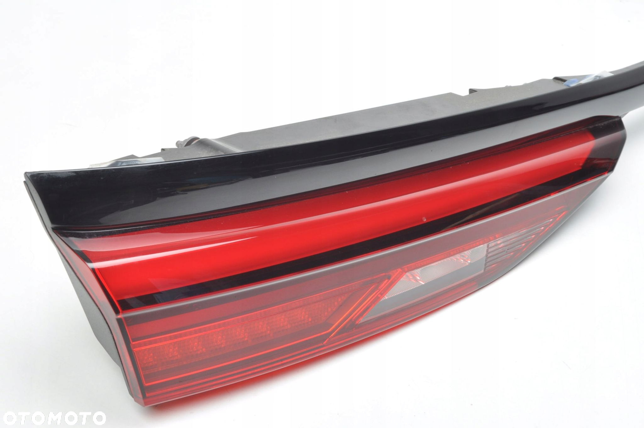 BMW F44 LAMPA LEWA TYLNA W KLAPE 8498739 - 5