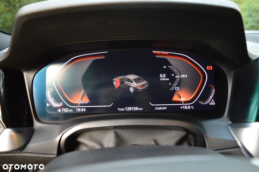 BMW Seria 3 330i - 35