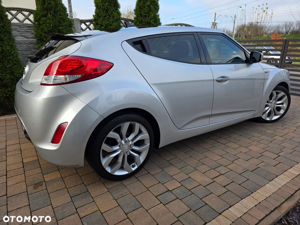 Hyundai Veloster - 10