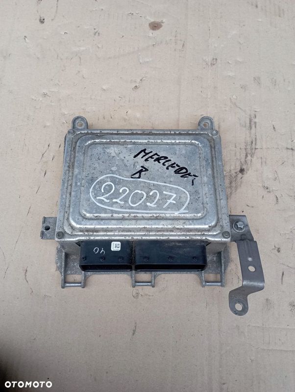 MERCEDES B KLASA W245 STEROWNIK KOMPUTER SILNIKA A2661534079 - 1