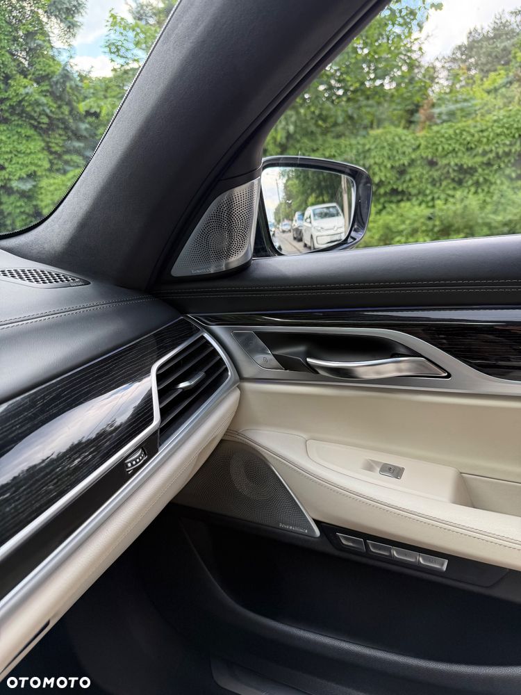 BMW Seria 7 740d xDrive - 10