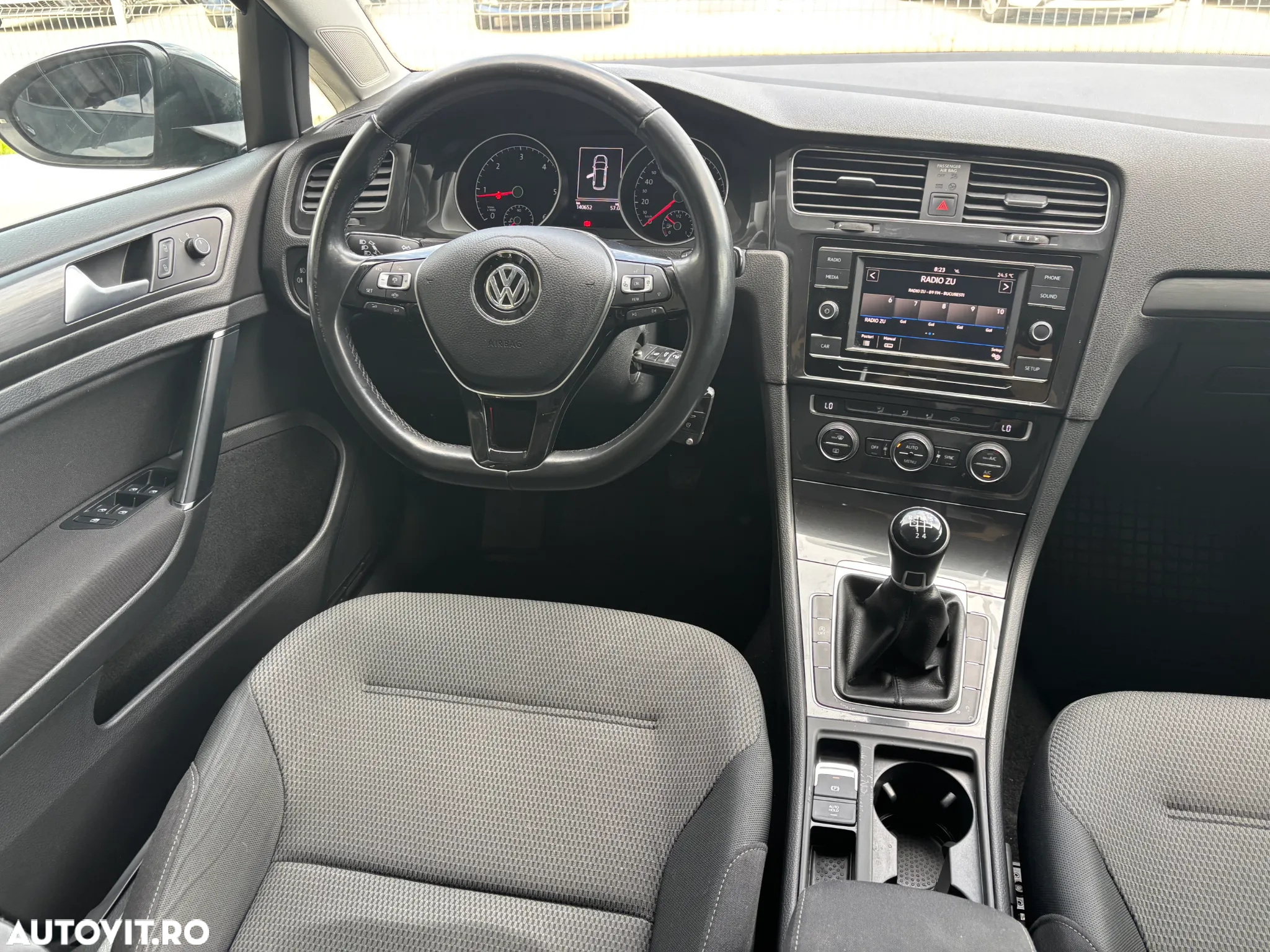 Volkswagen Golf 1.6 TDI Trendline - 31