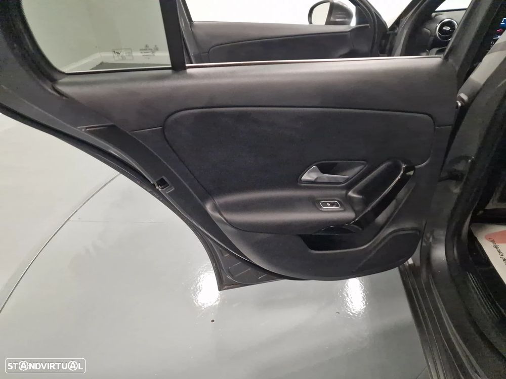 Mercedes-Benz A 180 d Style Plus Aut. - 37